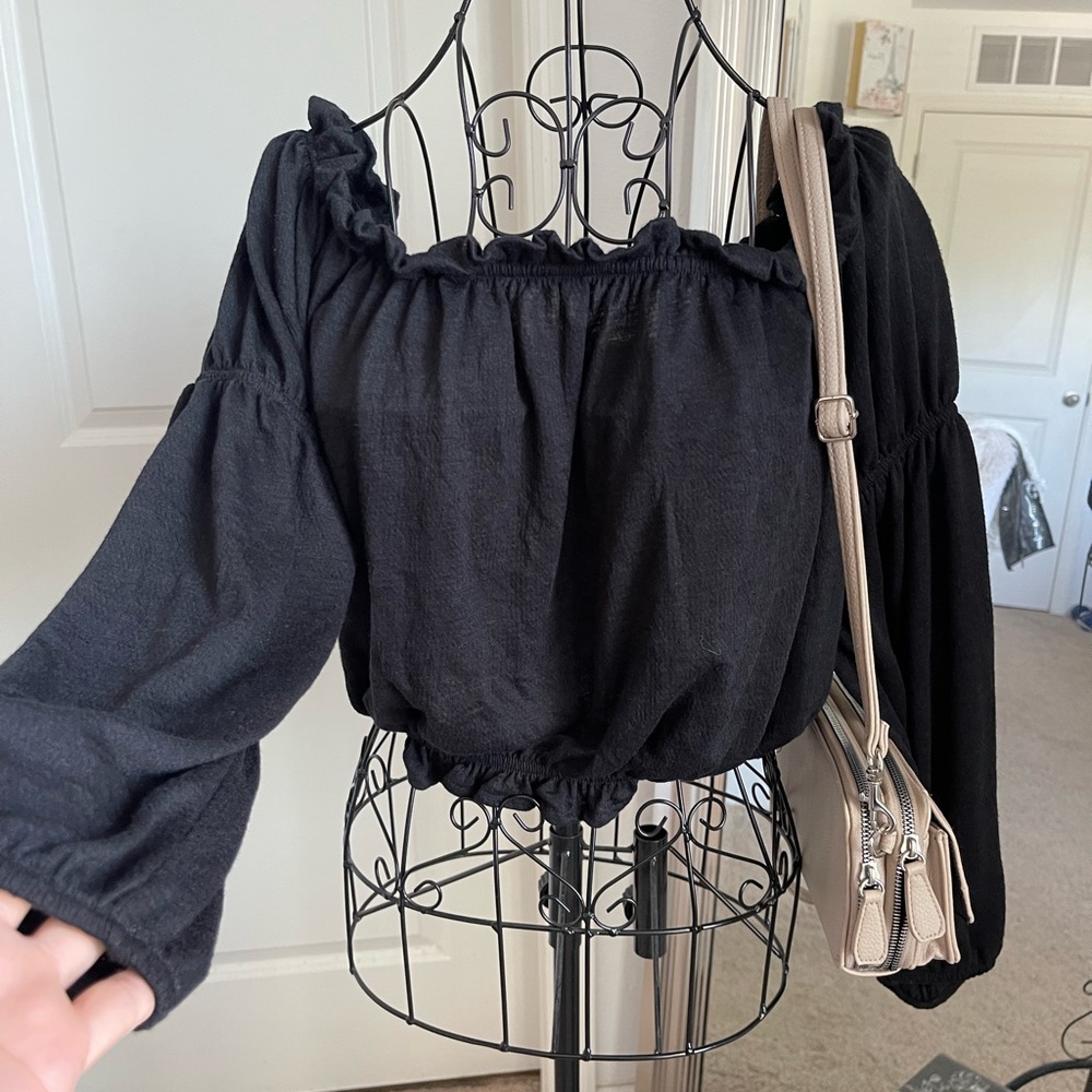 crop tops with elastic waist and elastic on the sleeves